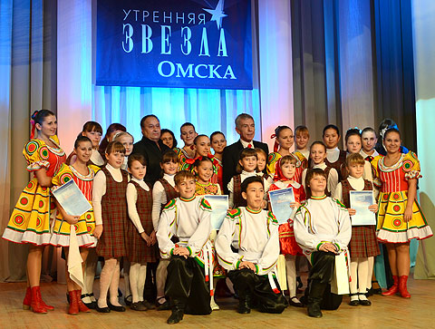Фото на память называевских конкурсантов с Юрием Николаевым